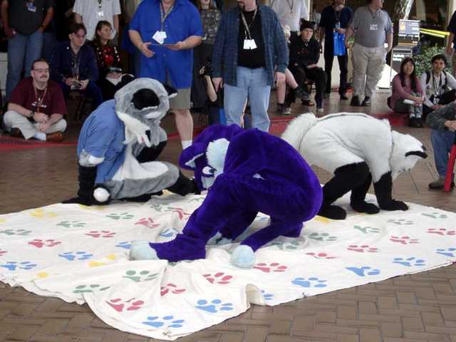Critterlympics 5 - The final moments of the Twister competition. (FC2003)